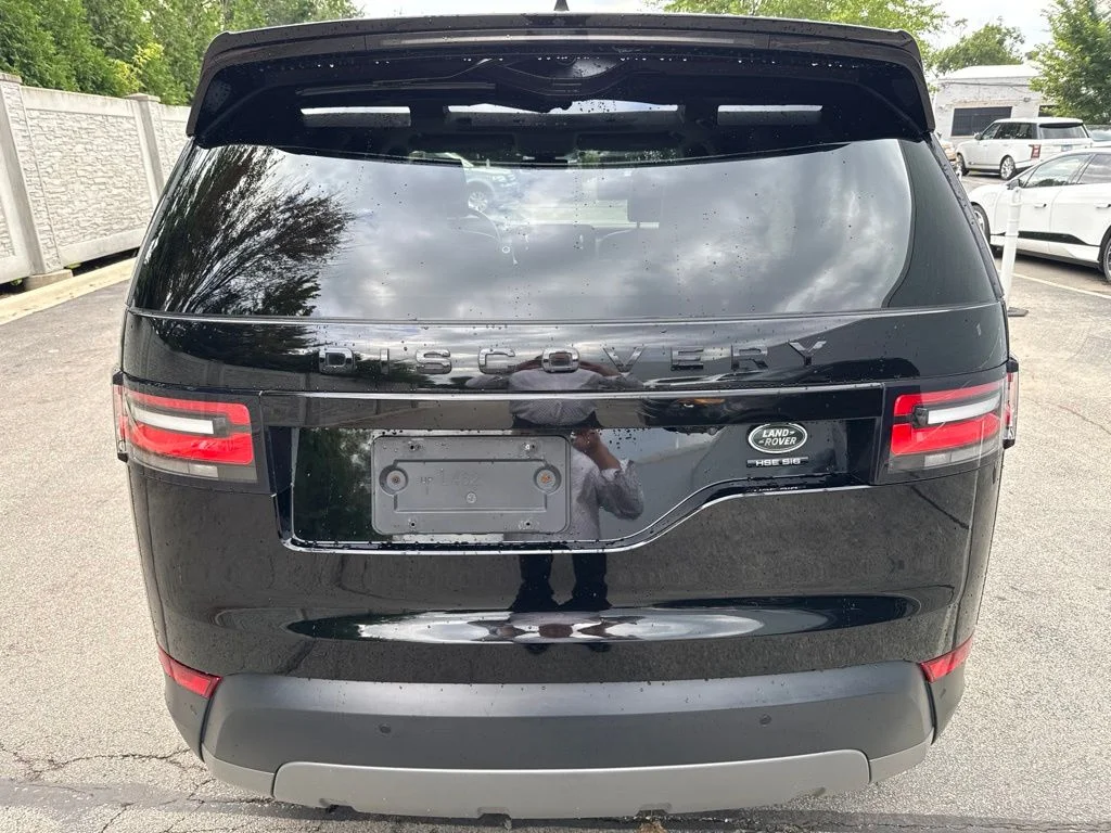 Used 2018 Black Land Rover HSE Luxury image 4