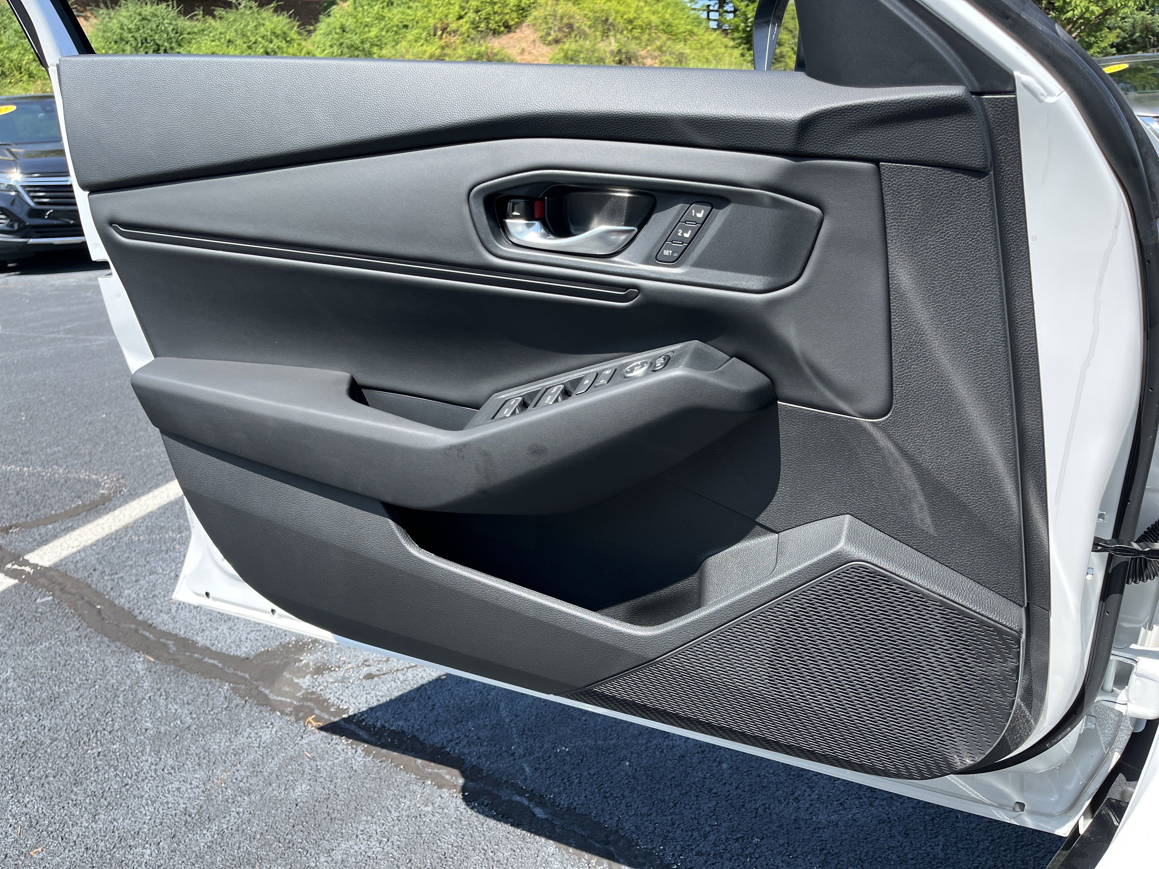 2025 Honda Accord Hybrid EX-L - Photo 17