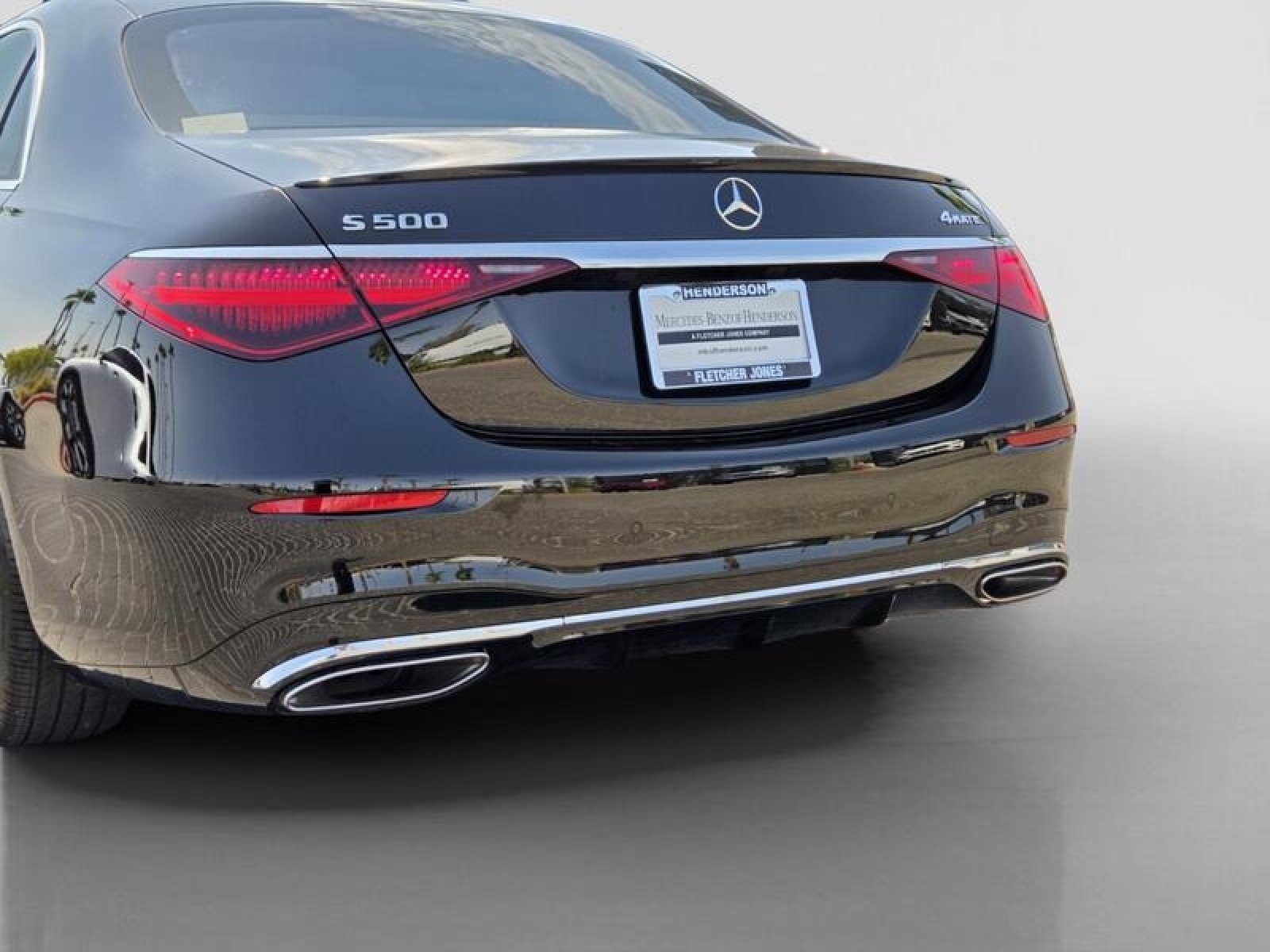 Certified Used 2025 Obsidian Black Metallic Mercedes-Benz S 500 image 4