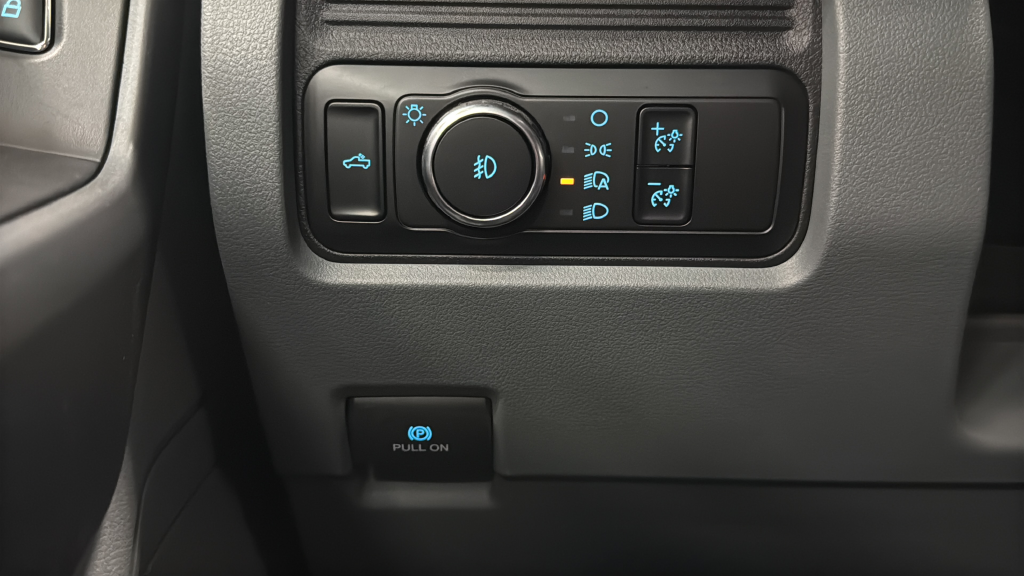 Used 2026 Oxford White Ford XLT image 29