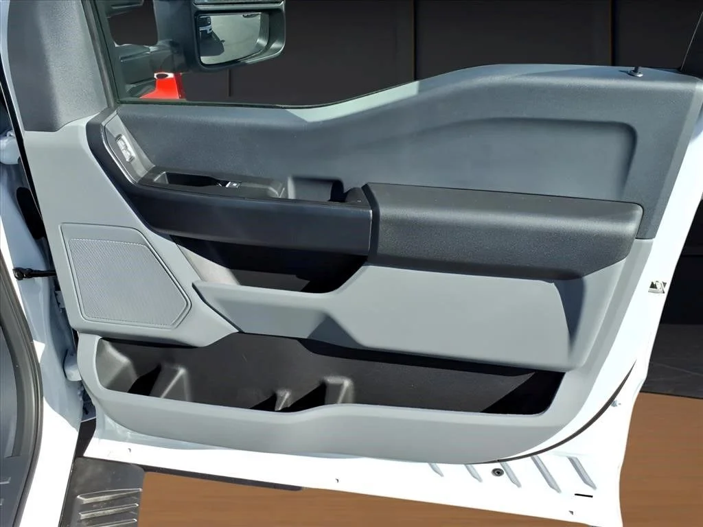 New 2026 Oxford White Ford XL PLOW TRUCK image 34