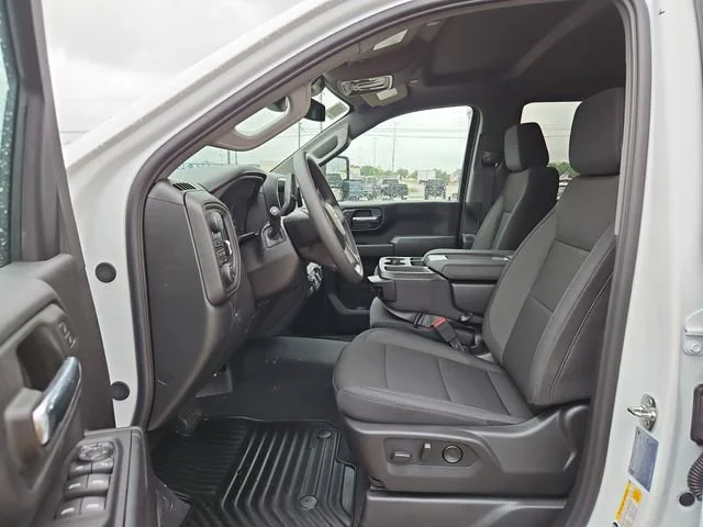 2026 Chevrolet Silverado 2500 HD Custom - Photo 11