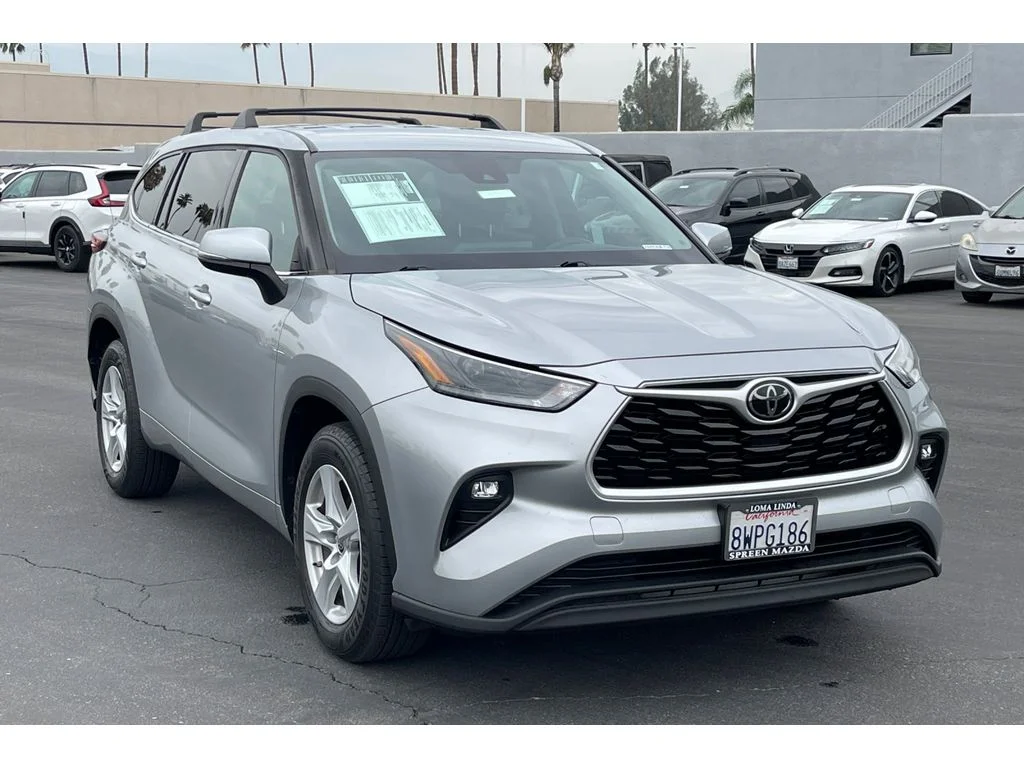 Used 2021 Celestial Silver Metallic Toyota LE image 9