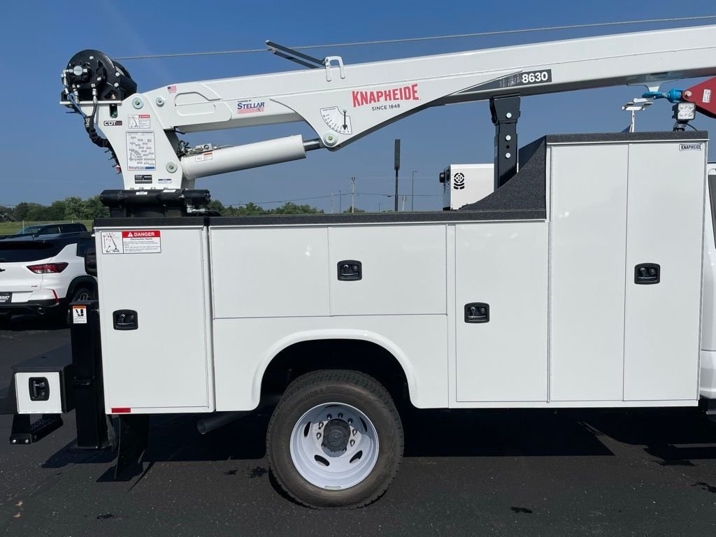 2025 Ford F-550 Super Duty Chassis Cab XL - Photo 30