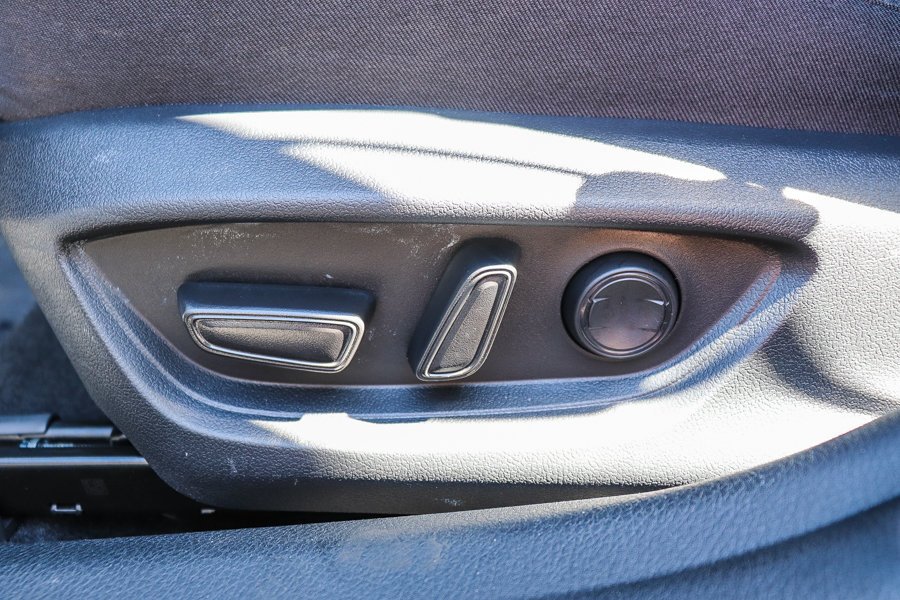 Certified Used 2025  Toyota LE image 21