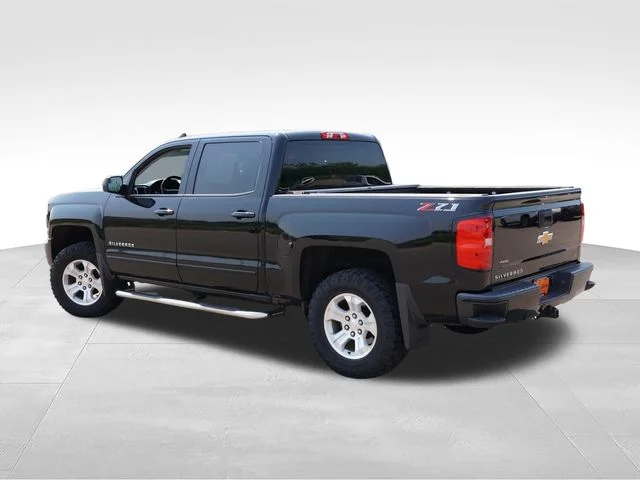 Used 2018 Black Chevrolet LT image 8