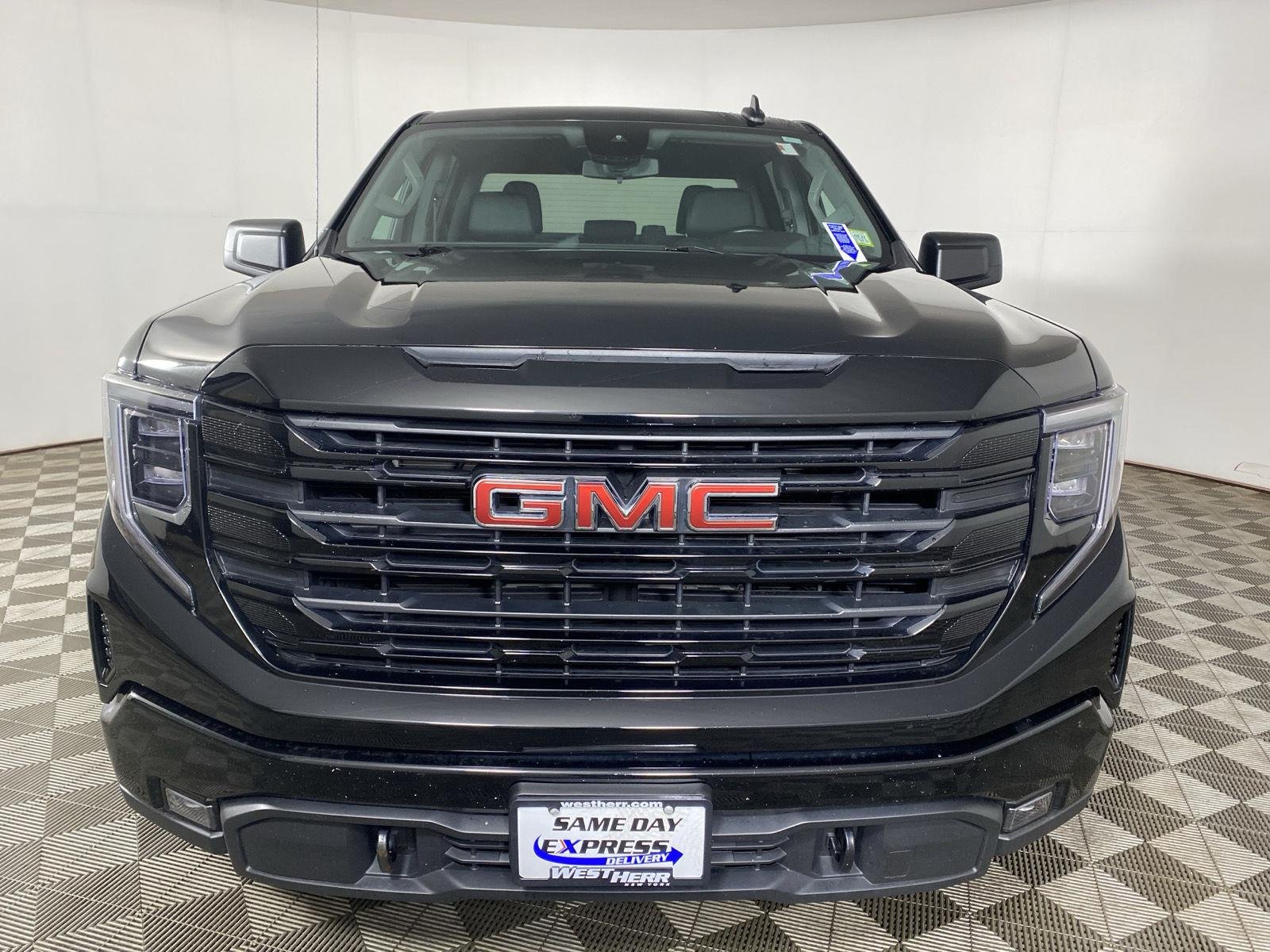 Used 2024 Onyx Black GMC Elevation image 2