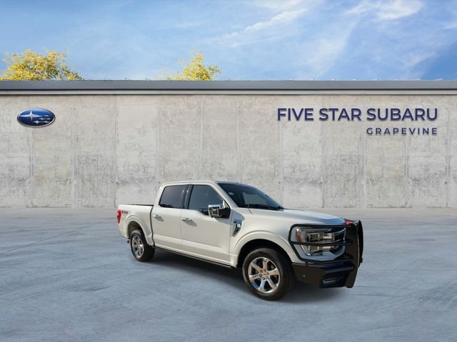 Used 2022  Ford Lariat image 2