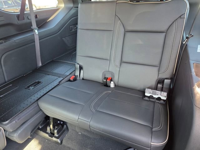 2026 Chevrolet Suburban Premier - Photo 7