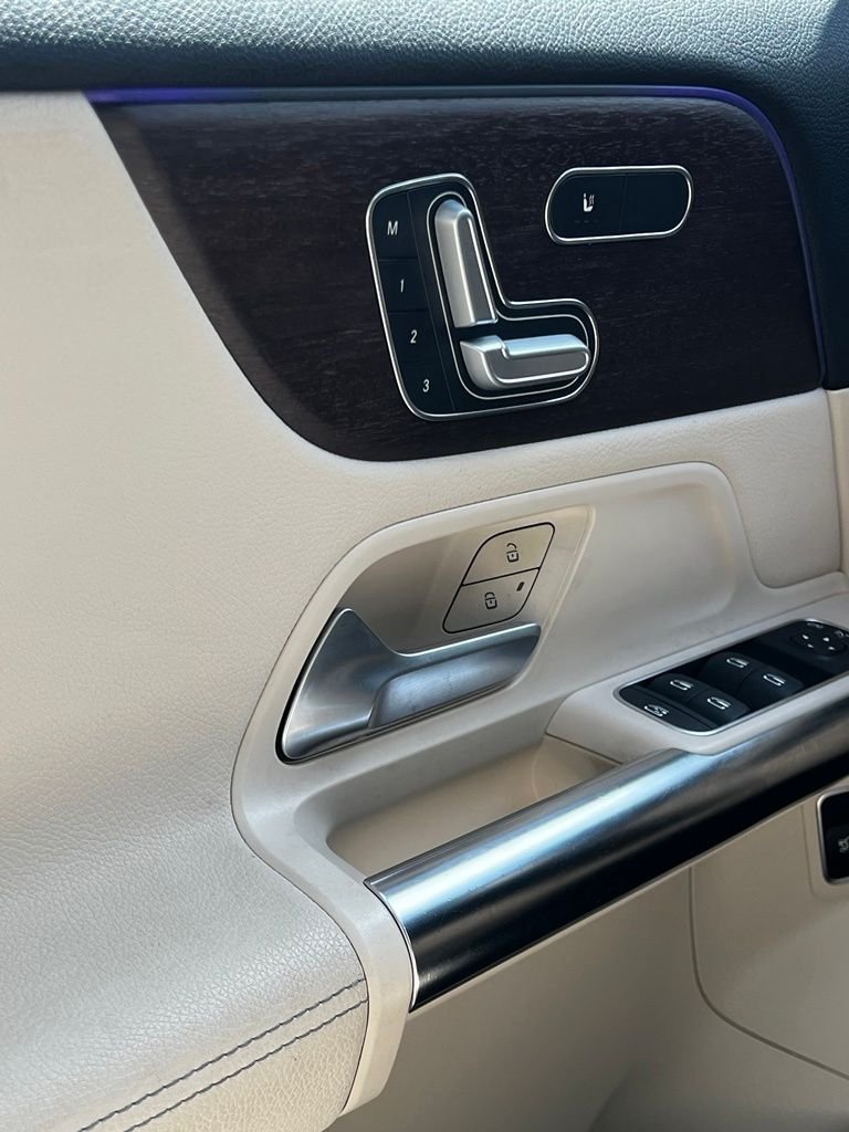 Certified Used 2021 White Mercedes-Benz GLA 250 image 13