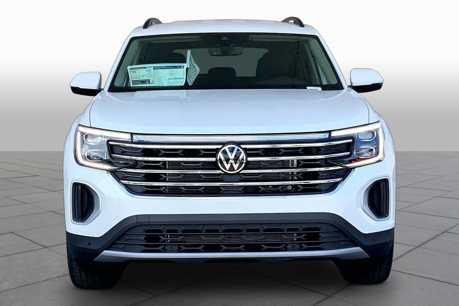 New 2026 Opal White Pearl Volkswagen 2.0T SE w/Technology image 3