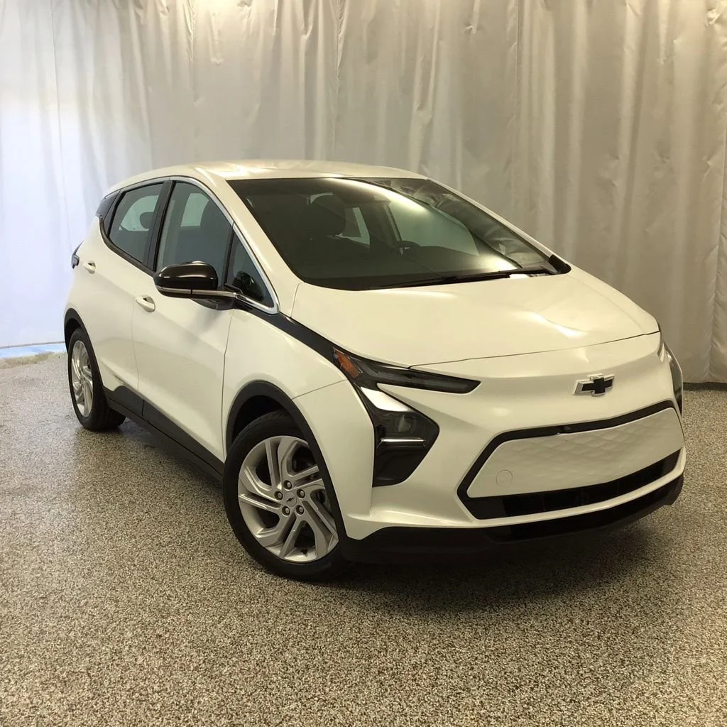 Used 2023 Chevrolet Bolt EV LT with VIN 1G1FW6S04P4108710 for sale in Lincolnwood, IL