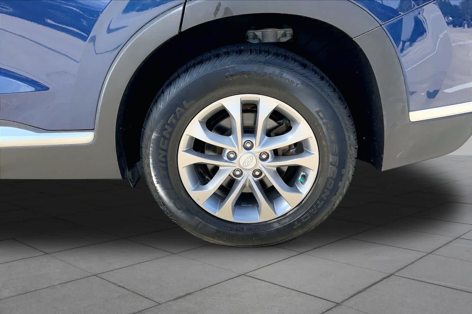 Used 2019 Stormy Sea Hyundai SE image 11
