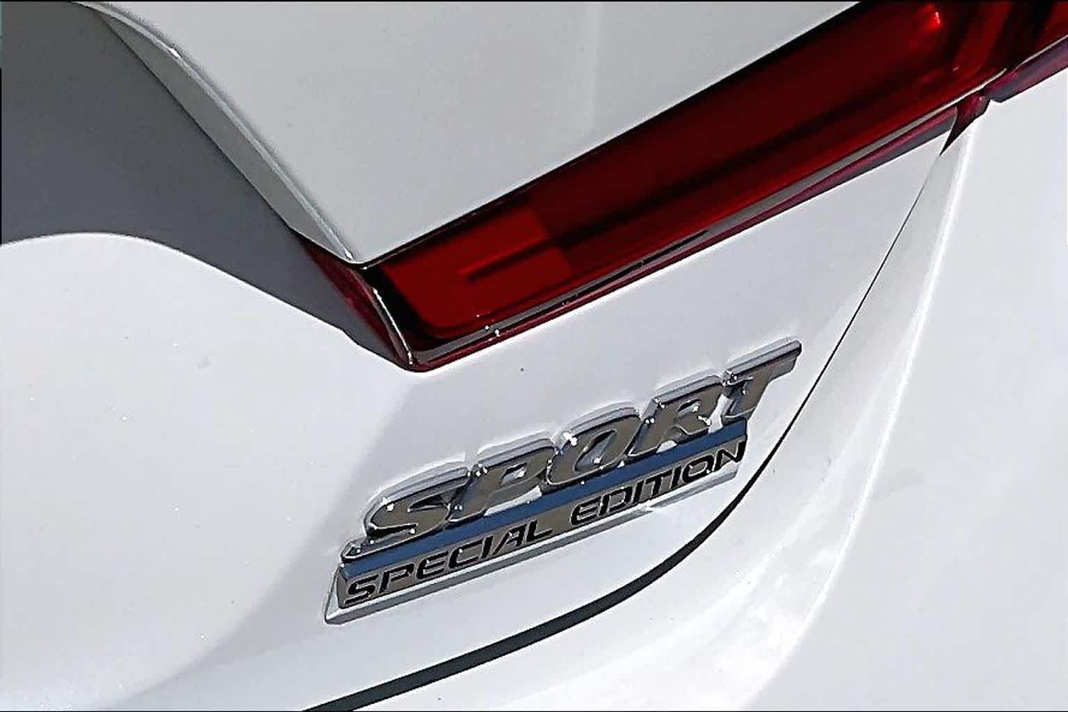 Used 2021 Platinum White Pearl Honda Sport SE image 10