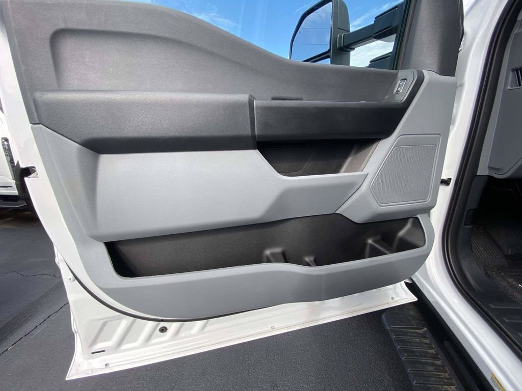 New 2026 Oxford White Ford F-550® XL image 11