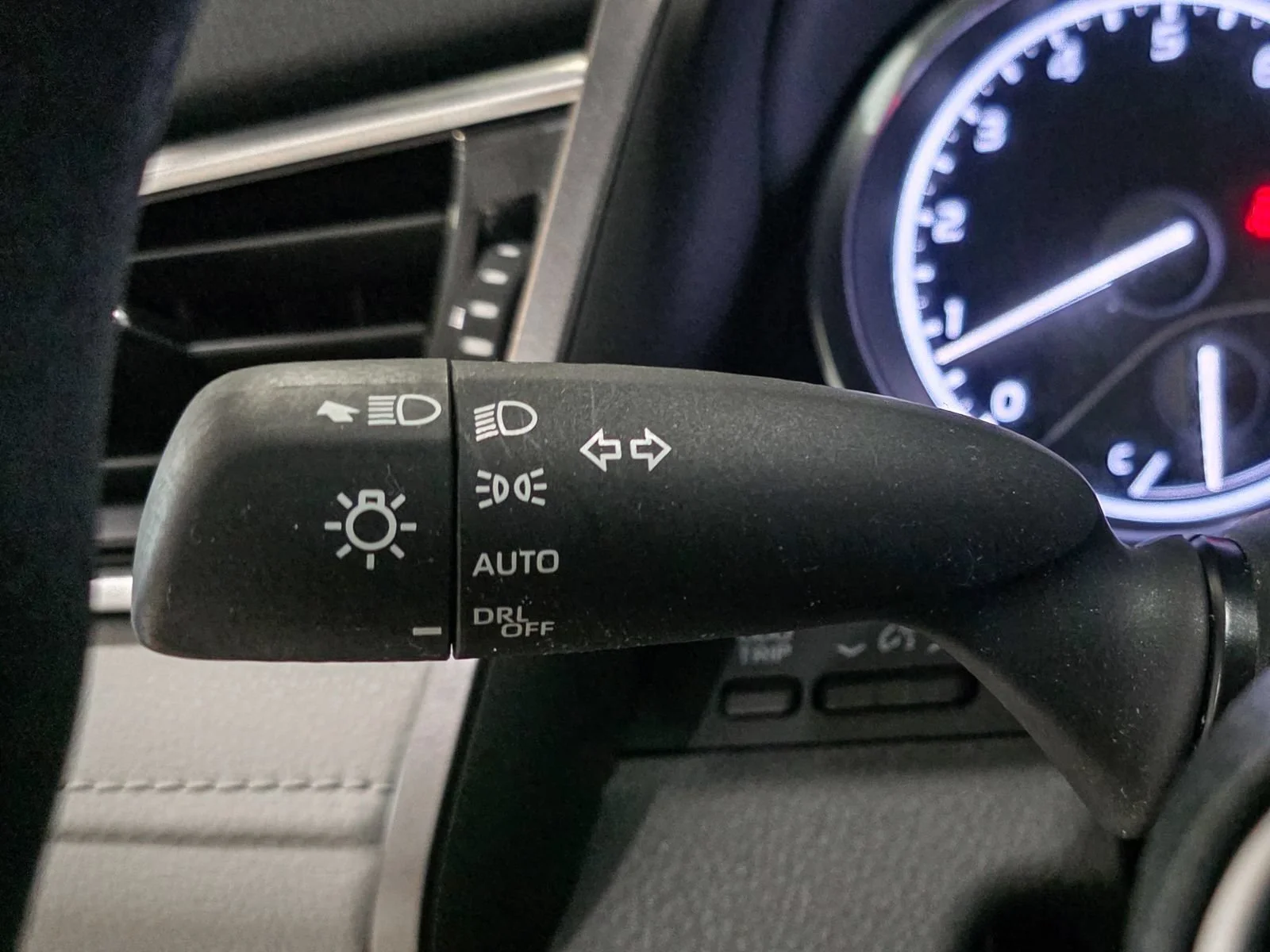 Used 2018 Gray Toyota LE image 34