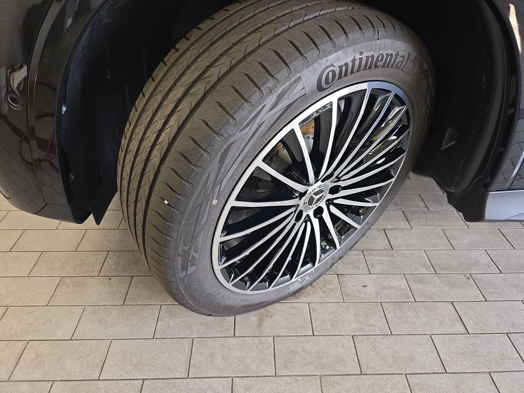 Certified Used 2026 Black Mercedes-Benz GLC 300 image 36
