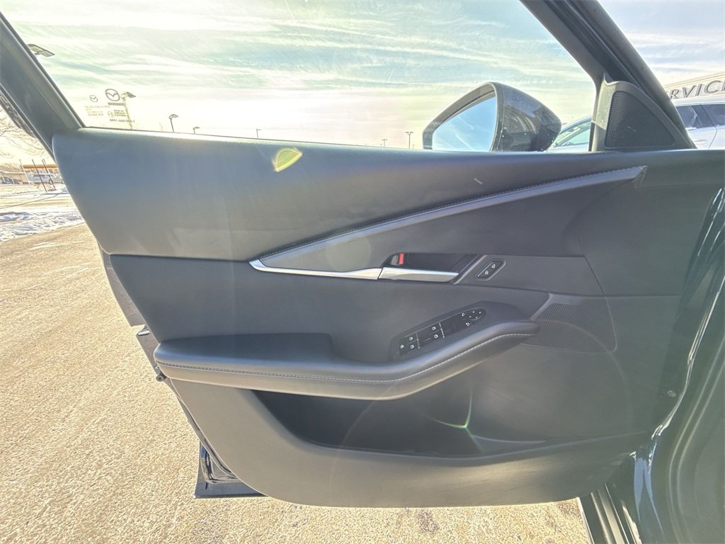 2023 MAZDA CX-30 - Image 12