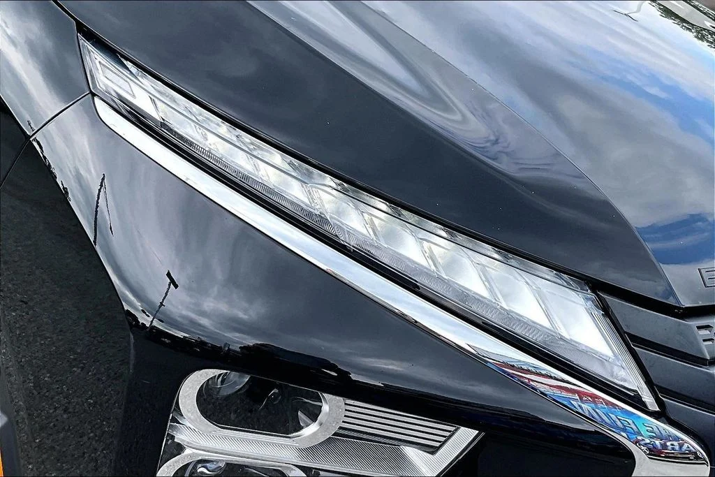 Used 2024 Black Mitsubishi LE image 29