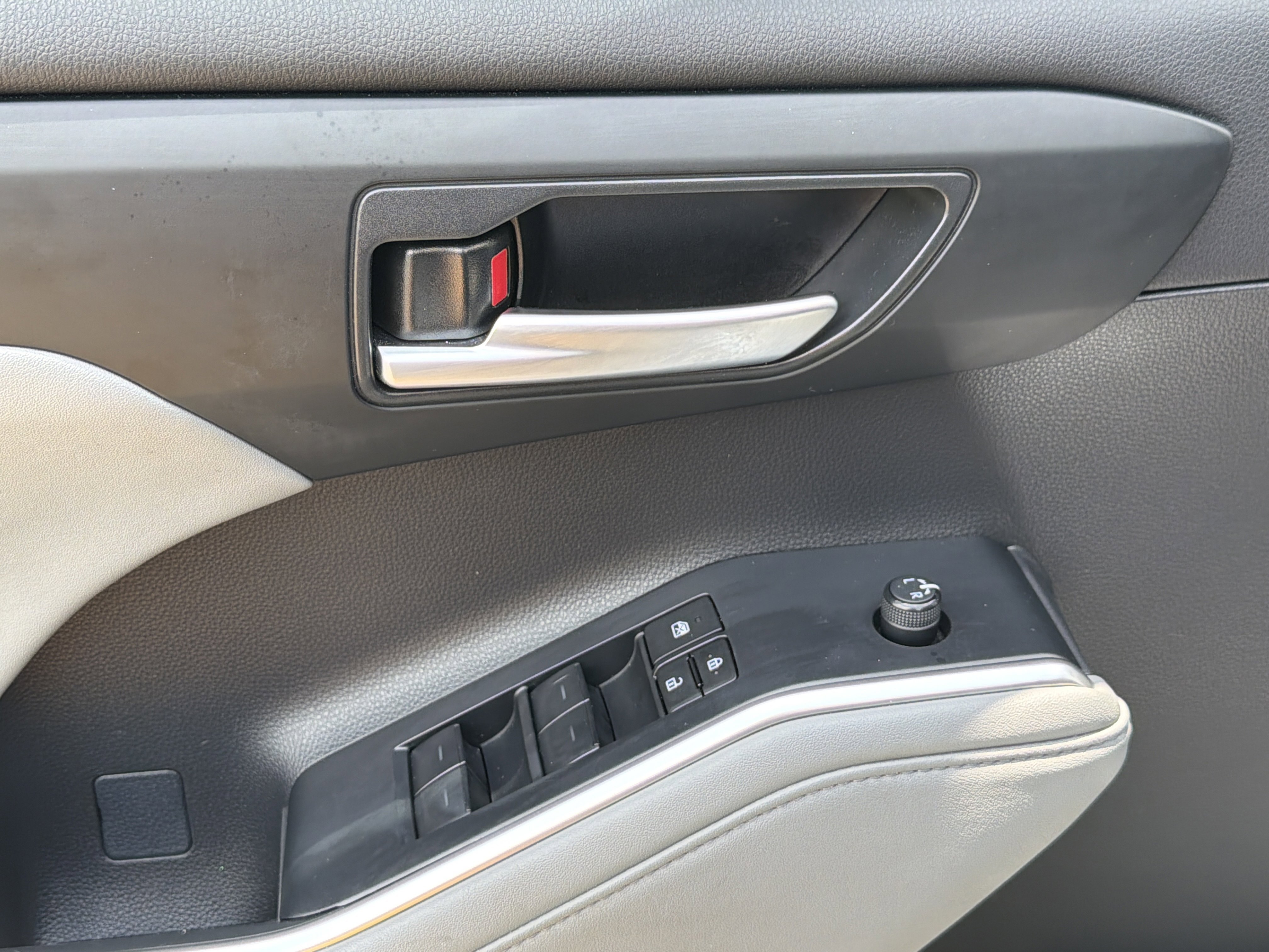 Used 2024 Moon Dust Toyota XLE image 20