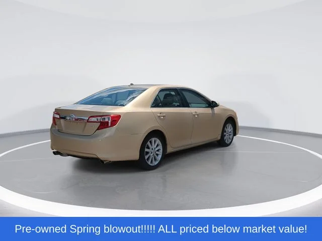 Used 2012 Beige Toyota XLE image 8