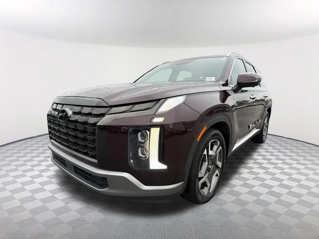 Used 2023 Red Hyundai SEL image 1