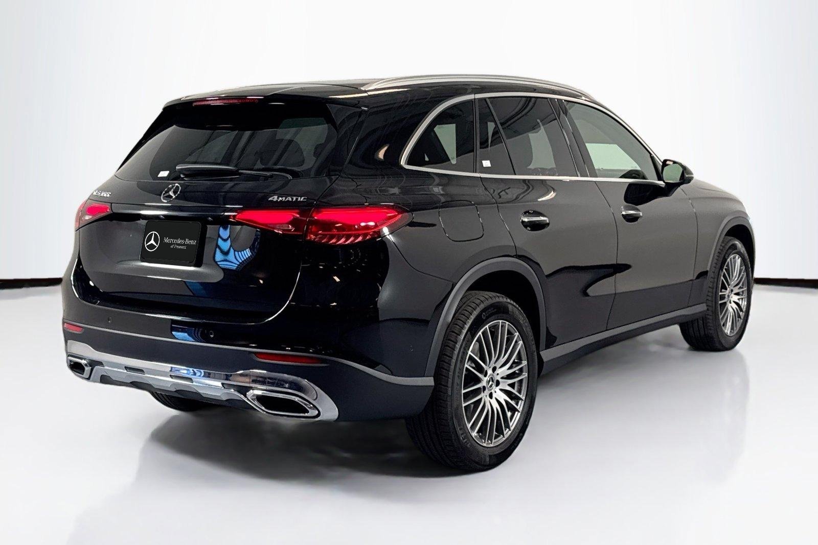 New 2026 Black Mercedes-Benz GLC 300 image 5