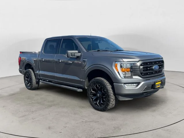 Used 2022 Gray Ford XLT image 4