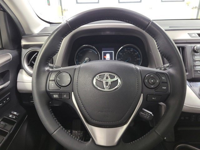 Certified Used 2018 Aqua Toyota Hybrid Limited image 24