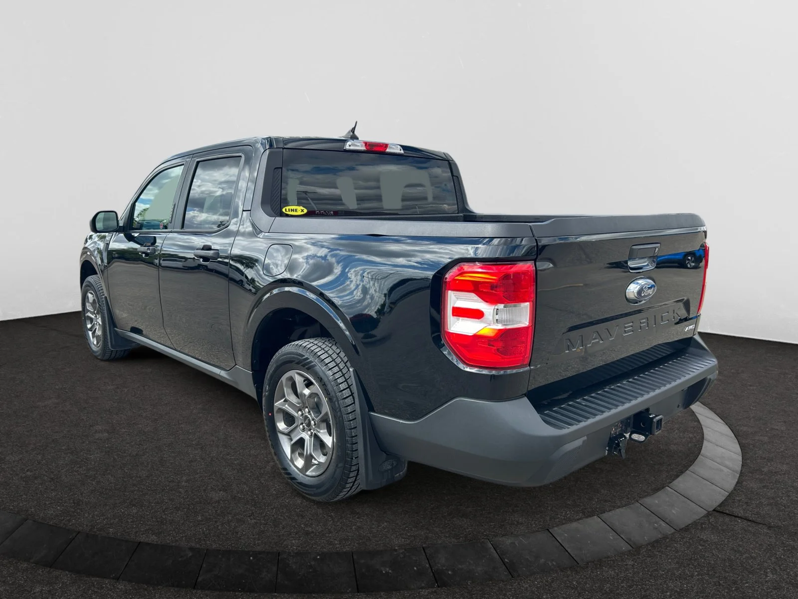 Used 2022 BLACK Ford XLT SuperCrew   AWD image 3