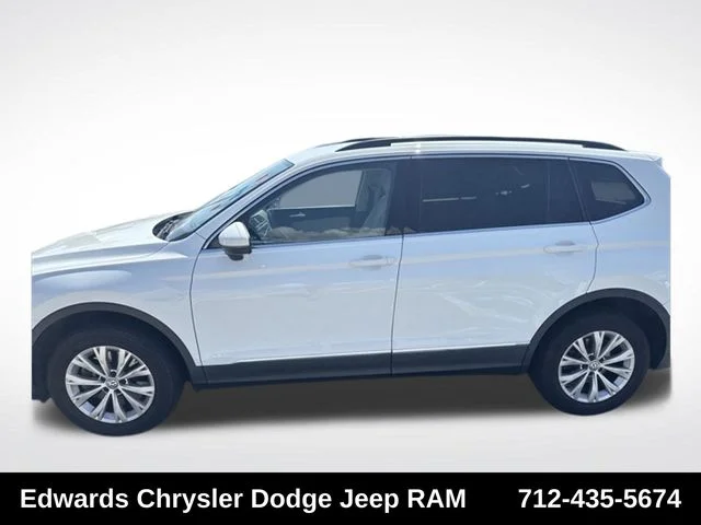 Used 2018 White Volkswagen 2.0T SE image 2