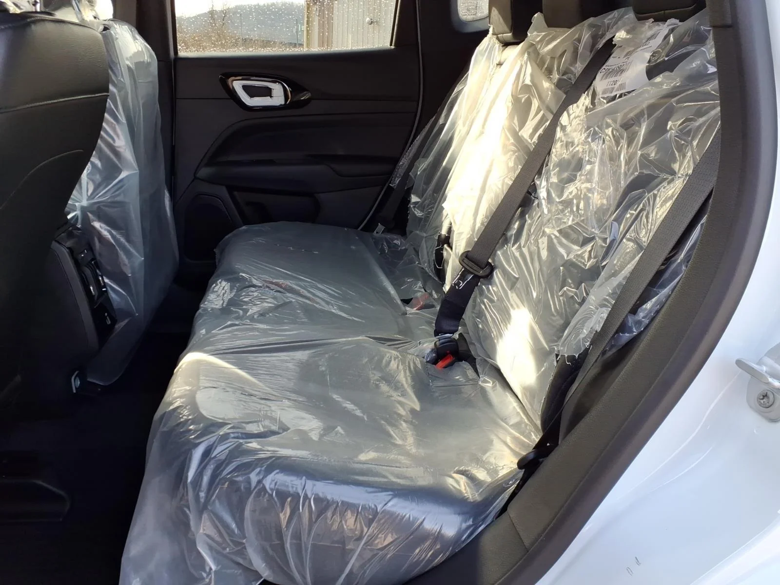 New 2026 Bright White Clearcoat Jeep Latitude image 5