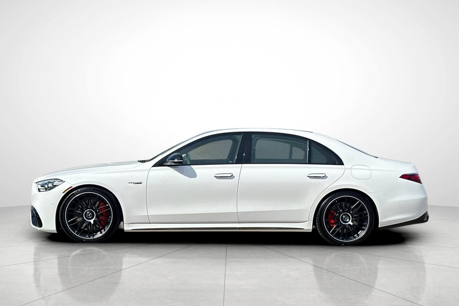 New 2026 MANUFAKTUR Moonlight White Metallic Mercedes-Benz S 63 E AMG® image 32