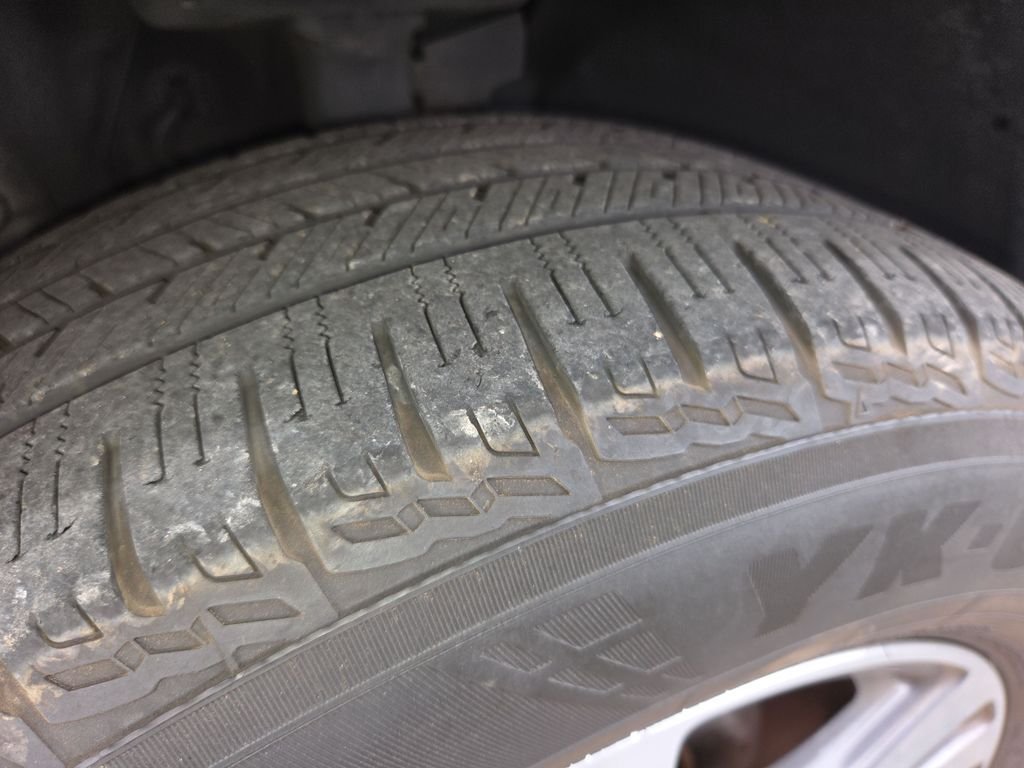 Used 2017 White Honda EX-L image 12