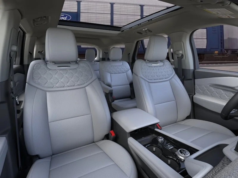 New 2026 Star White Metallic Tri-Coat Ford Platinum™ image 10