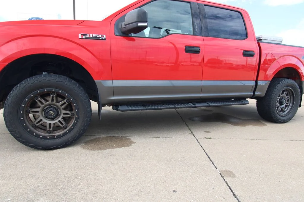 Used 2015 Red Ford XLT image 10