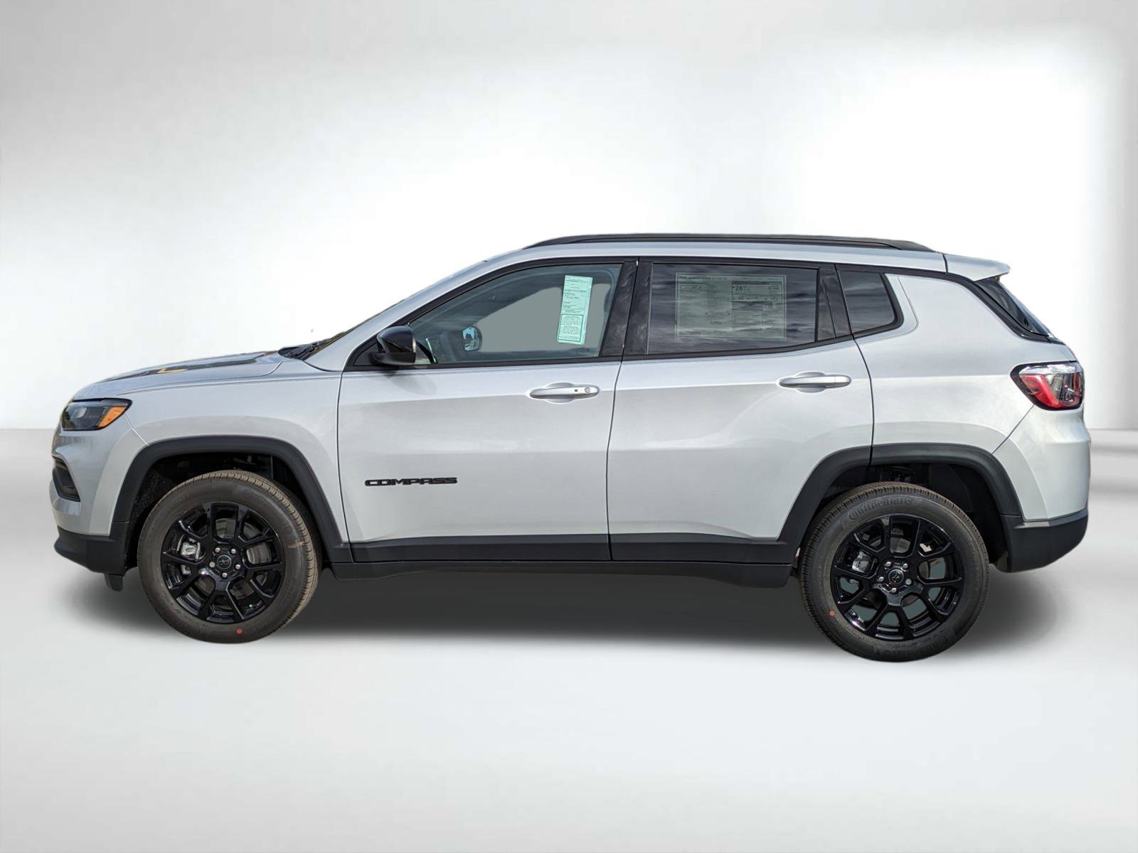 New 2026 Silver Zynith Metallic Clear-Coat Exterior Paint Jeep Latitude image 7