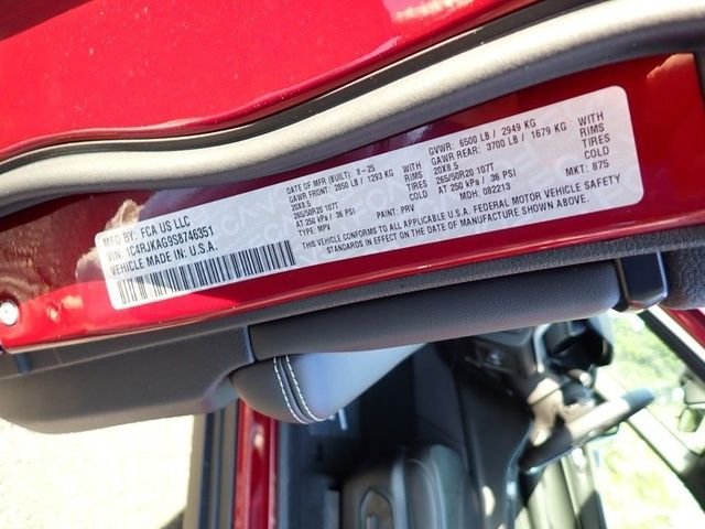 New 2025 Velvet Red Pearl-Coat Exterior Paint Jeep Altitude X image 20