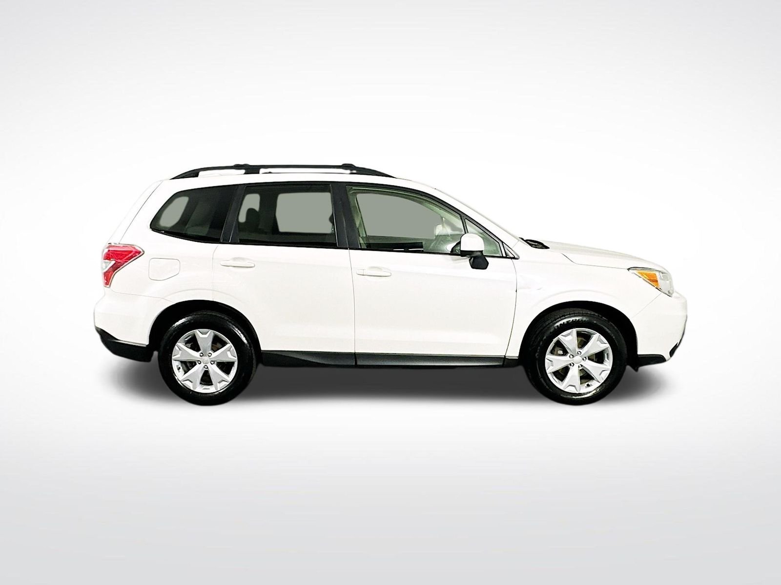Used 2016 Crystal White Pearl Subaru 2.5i Premium image 8