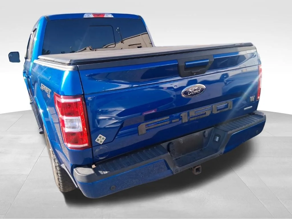 Used 2018 Blue Ford XLT image 4