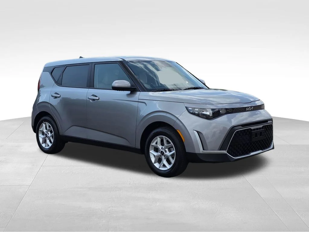 Used 2025 Gray Kia LX image 4