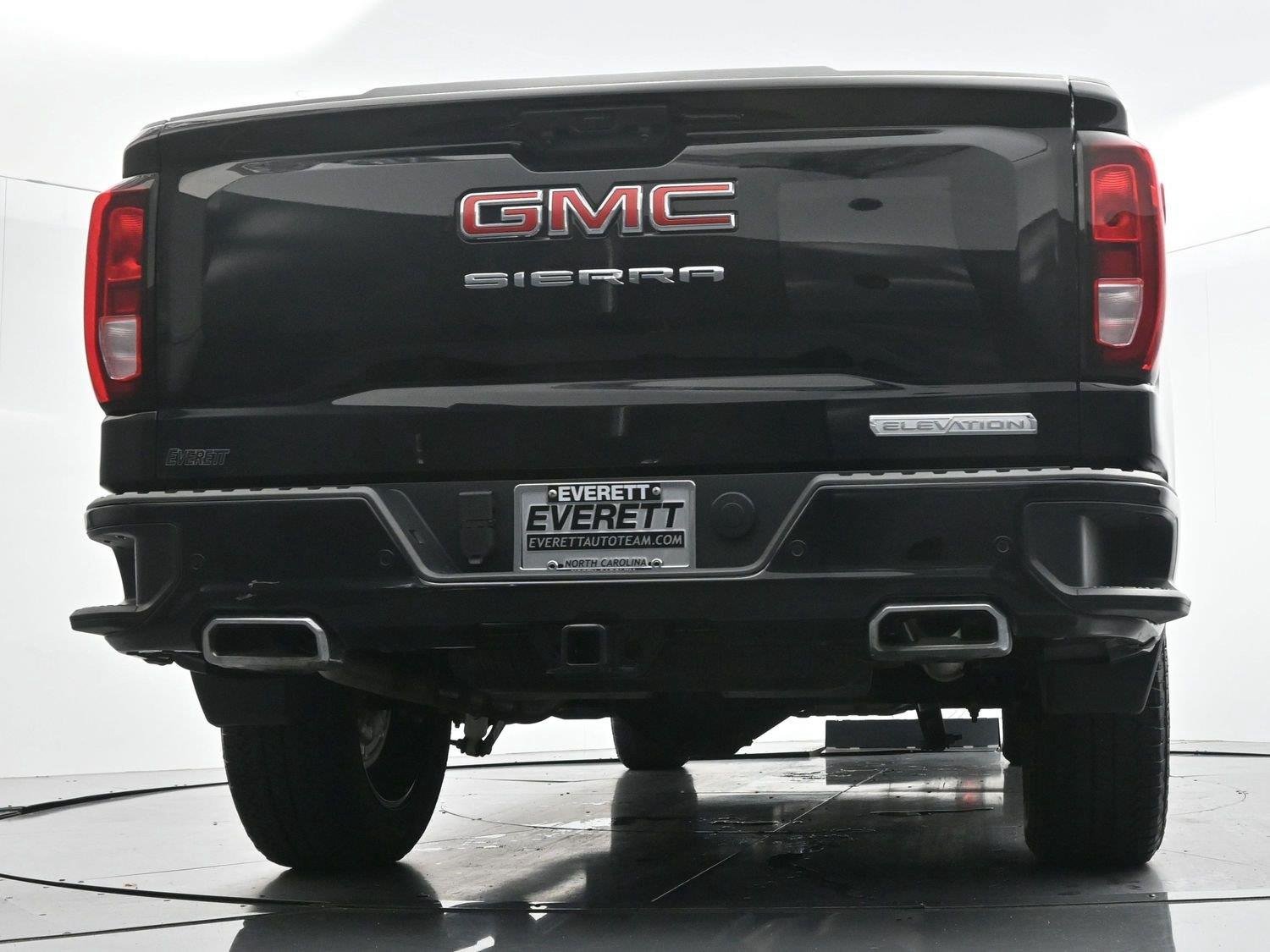 Used 2025 Onyx Black GMC Elevation image 45