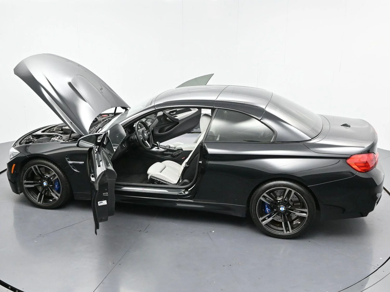 Used 2015 Black Sapphire Metallic BMW M4 image 40