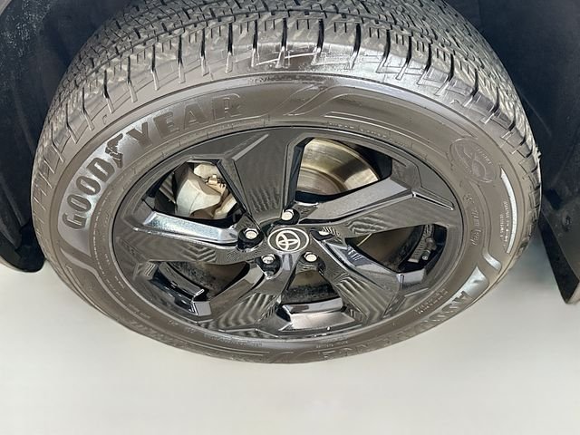 Used 2020 Blizzard Pearl Toyota XSE image 33