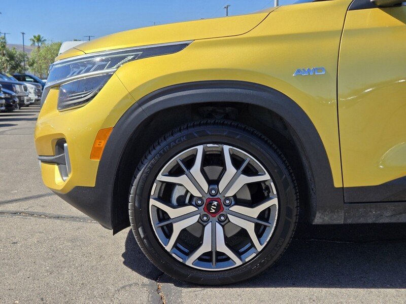 Used 2021 Yellow Kia SX image 10