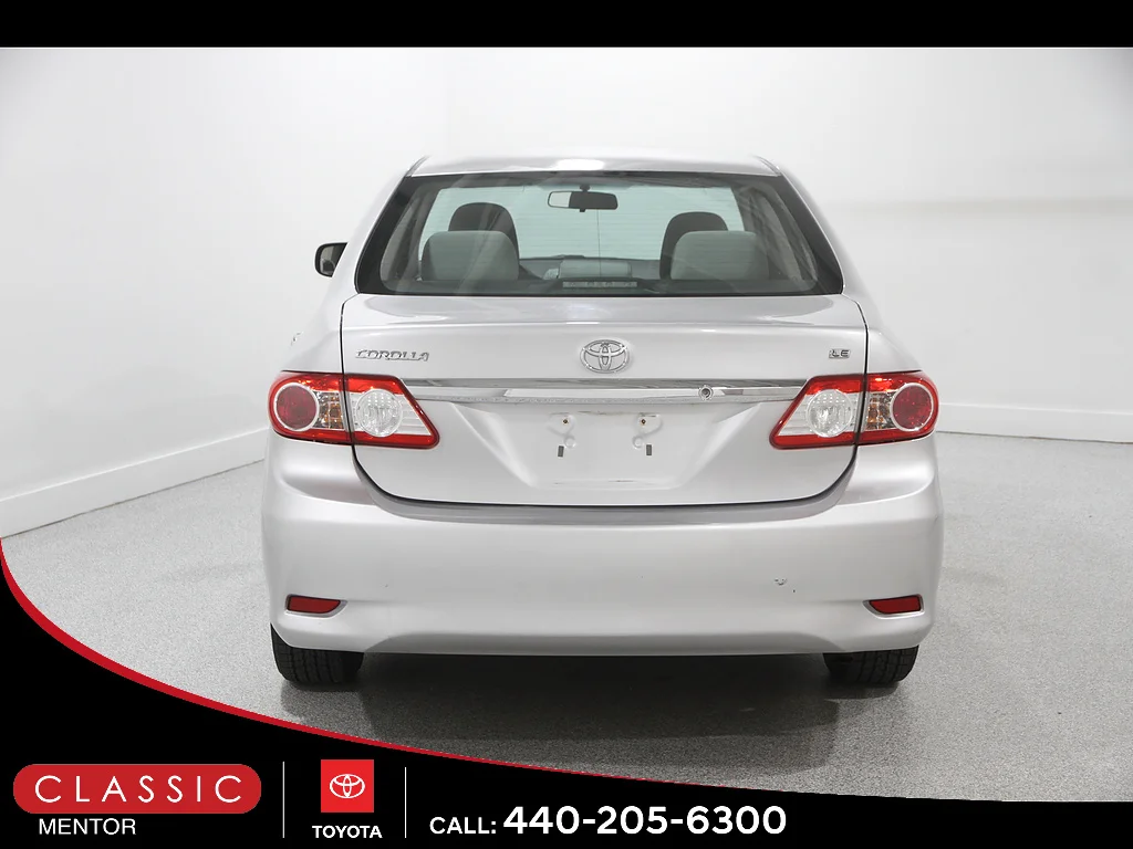 Used 2013 Classic Silver Metallic Toyota LE image 18