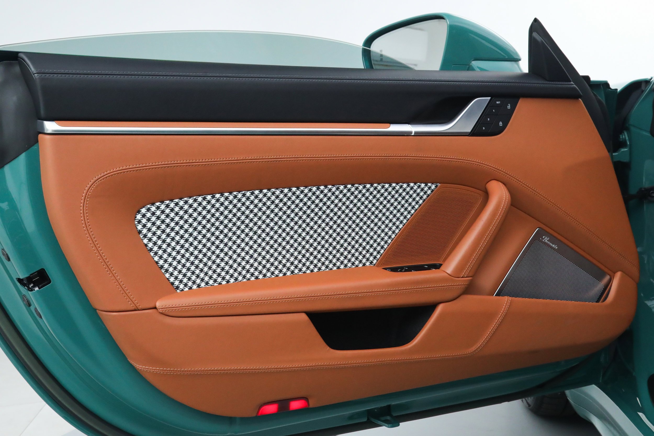 Used 2023 Green Porsche Turbo S Coupe image 21