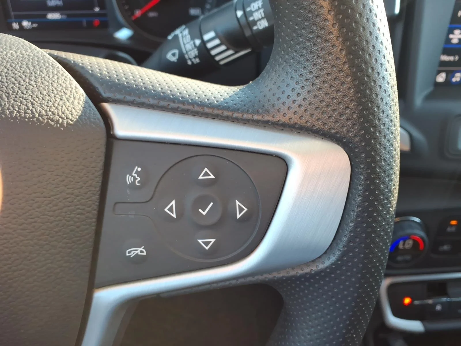 Used 2024 Sterling GMC SLE image 19
