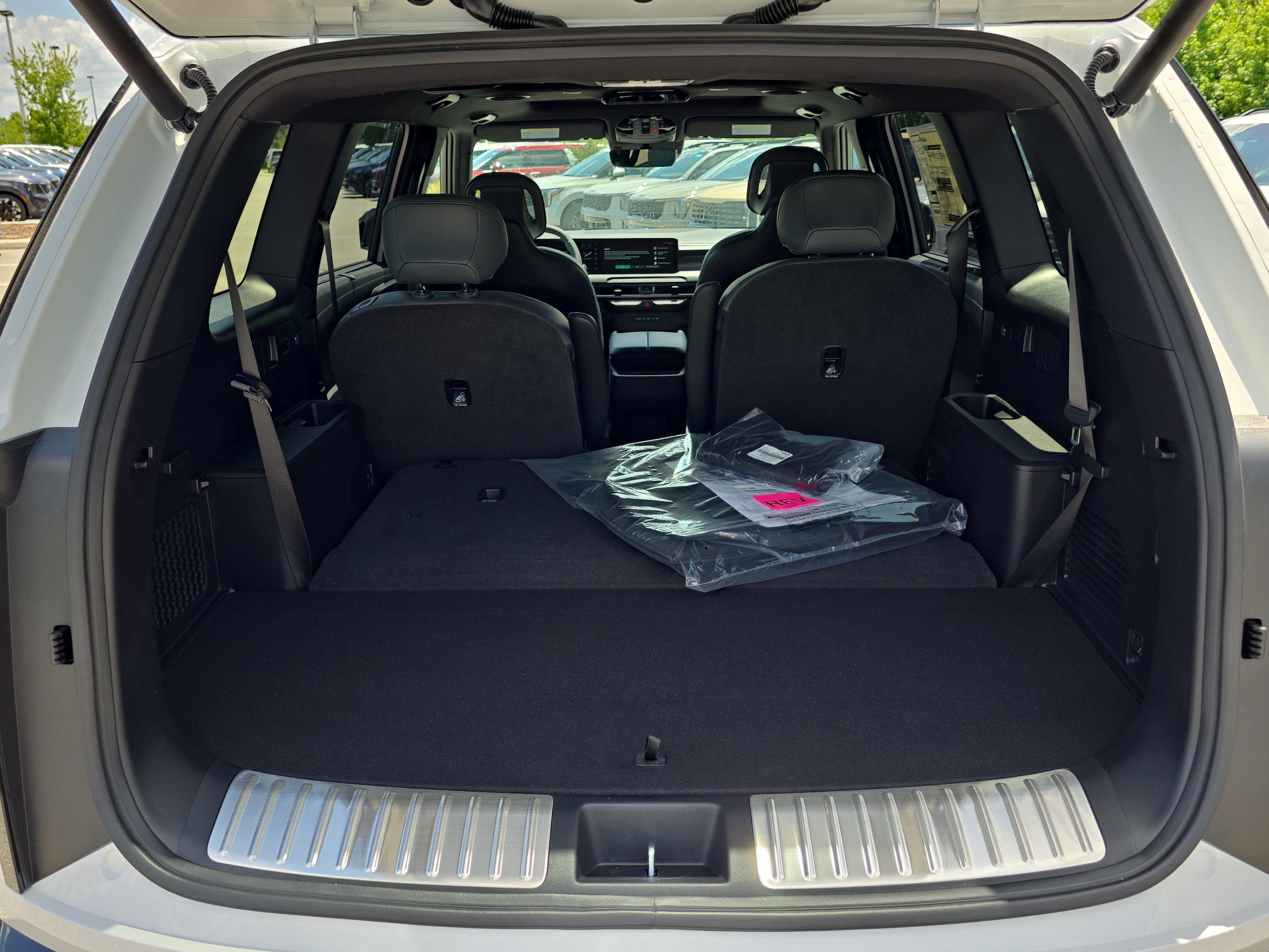 New 2027 Glacial White Pearl Kia X-LINE SX image 10
