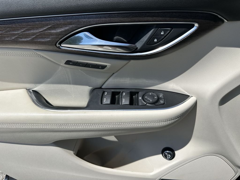 Used 2023 Ebony Twilight Metallic Buick Avenir image 24